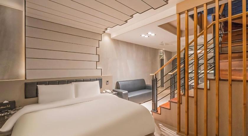 Image of VIP Duplex Room 6