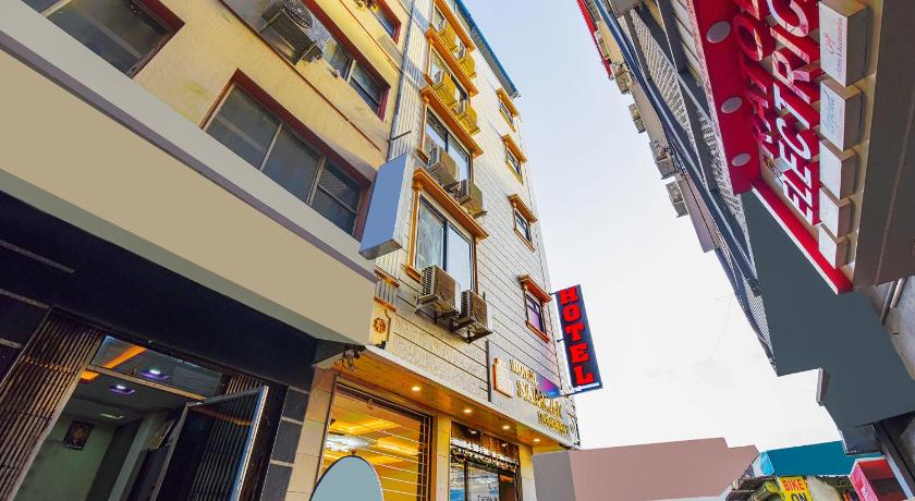 FabHotel Samrat Regency - image 12