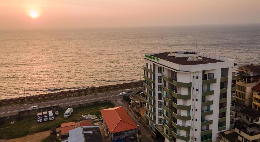 Marine Suites - image 9
