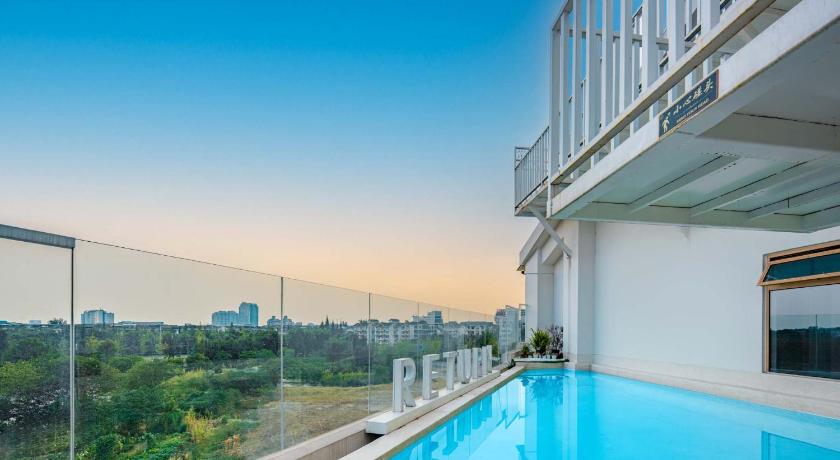 Chengdu 都江堰贡坐私汤酒店 Hotel pool