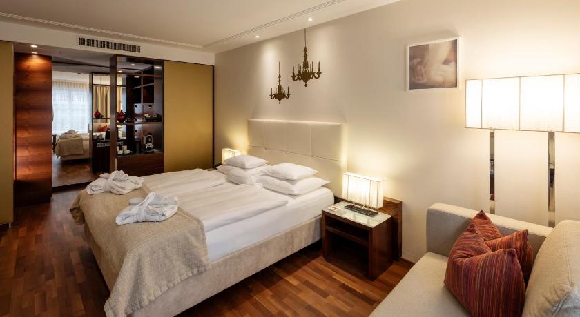 Image of Superior Room 4