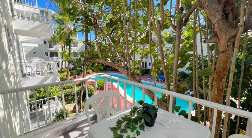 OCEAN VIEW and GARDEN VIEW VACATION STUDIOS at Playa Los Corales