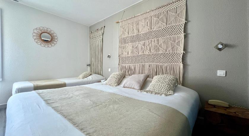 Image of Triple Room (2 Adults + 1 Child) 1