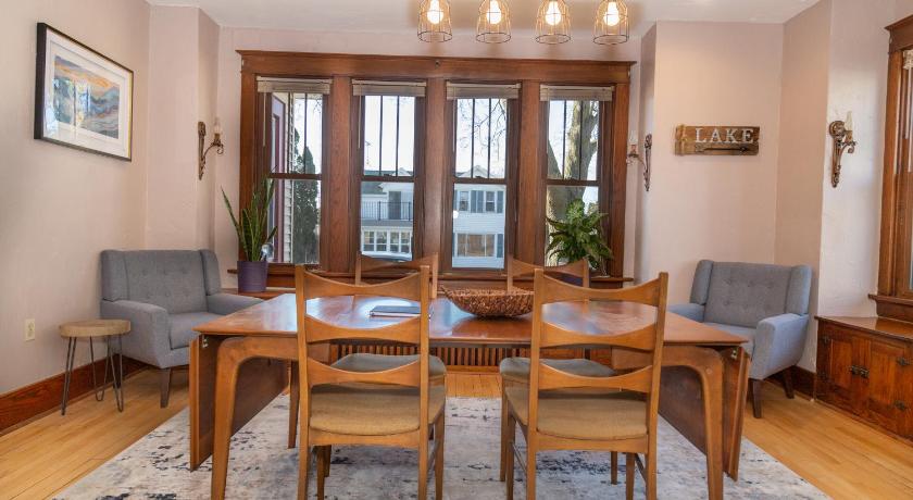 엘크하트 레이크 (WI) The Rhine Street Retreat Prime location! 4성급 숙소 로비