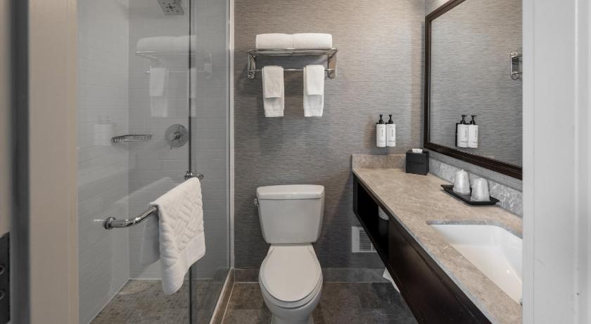Image of 1 King Bed Deluxe Room 2