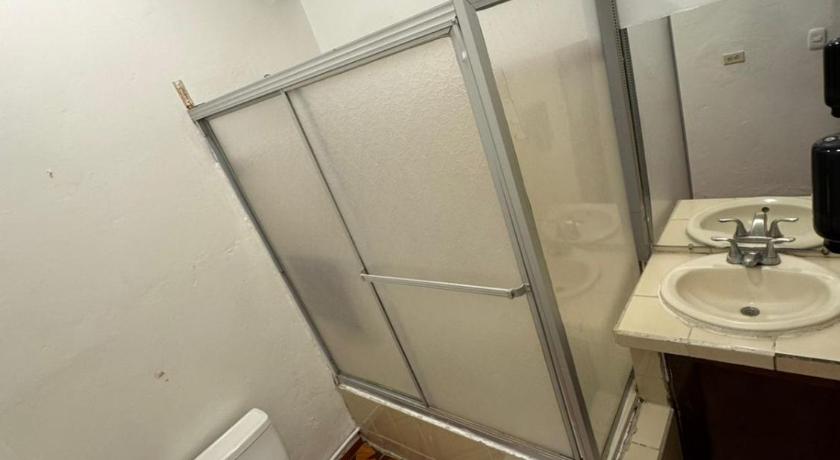 Immagine di Camera Doppia con Letti Separati (Twin Room) 7