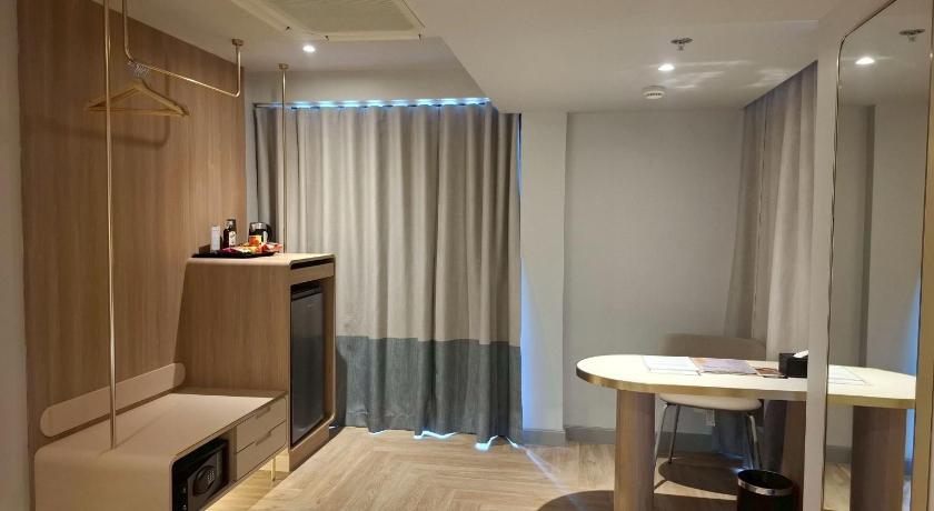 Image of Connected Room for 4 People 8