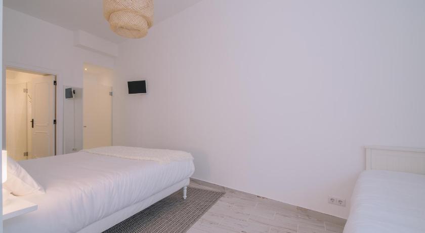 Image of Comfort Triple Room with Shower 1