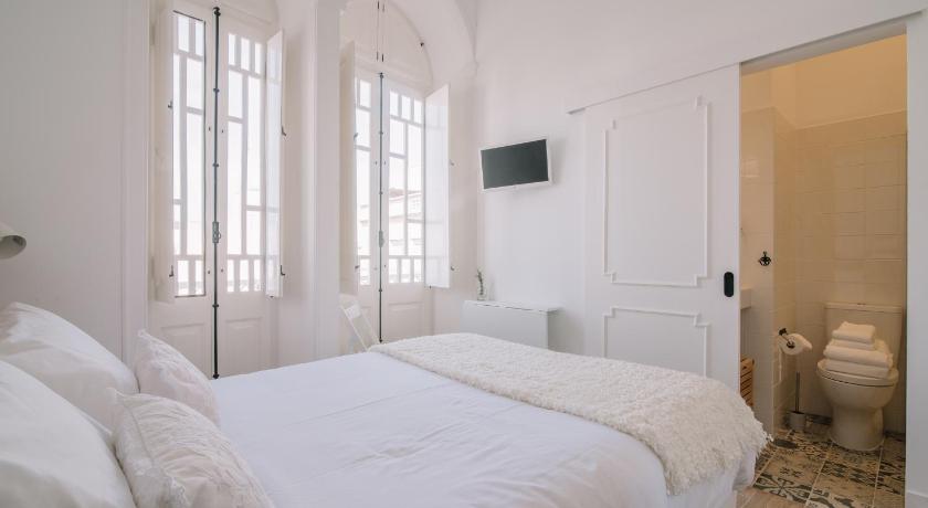 Image of Double Room with Private Bathroom 0