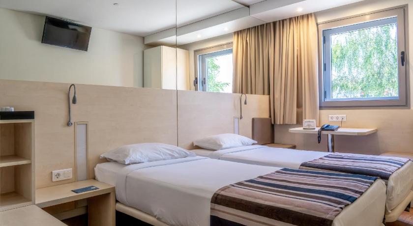 รูปของซูพีเรีย เตียงแฝด (Superior Twin Room) 0