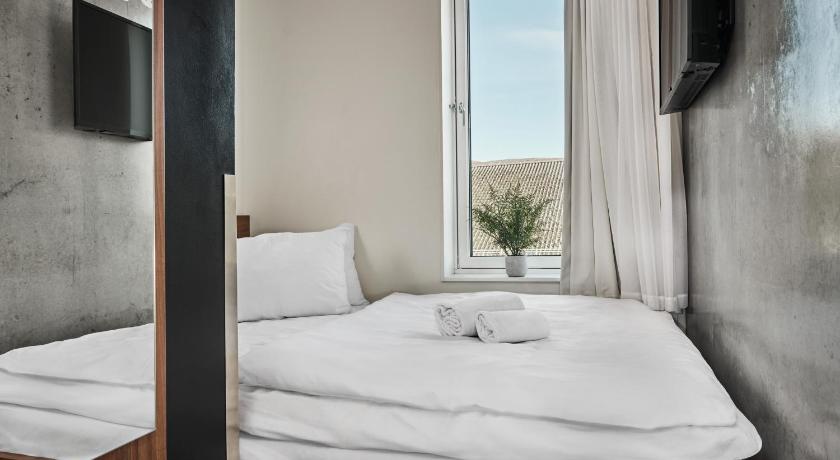 Image of Single Room 1