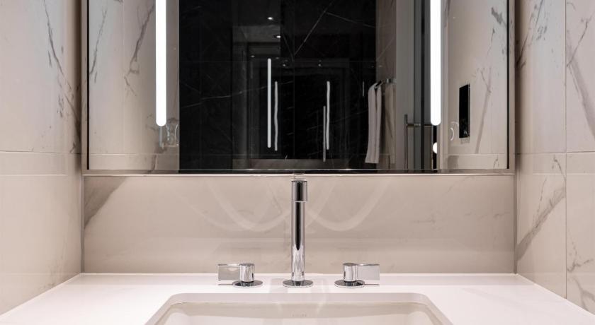 Image of Twin and King Connecting Room 2