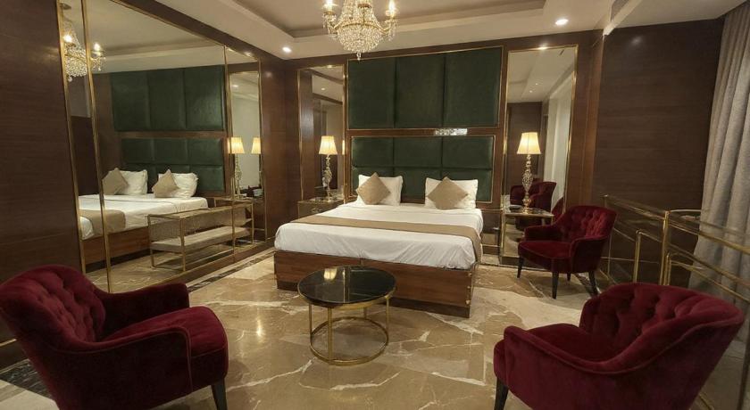 Image of Family Room 10