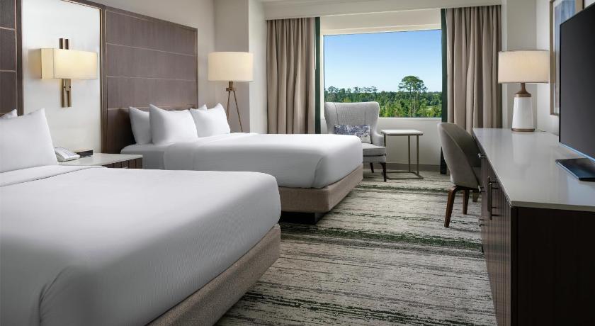 Image of 2 Queen Beds 0