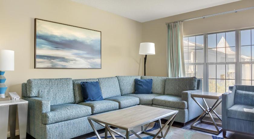 Image of Three-Bedroom Suite with One King Bed, Four Queen Beds, and Sofa Bed 5
