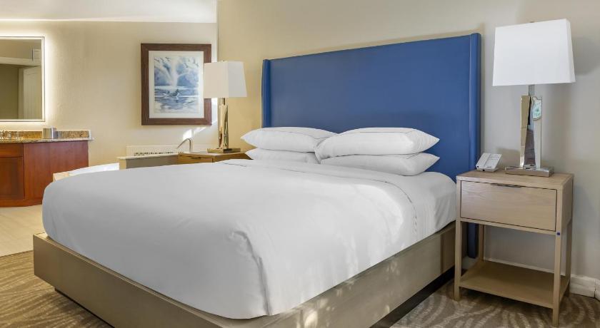 Image of Three-Bedroom Suite with One King Bed, Four Queen Beds, and Sofa Bed 6
