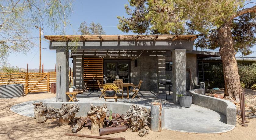 Popular Homestead! Location, Stargaze, Views!