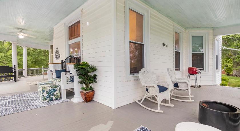 Roanoke (AL) Enloe House Lodging & Events 3-Star Accommodation exterior