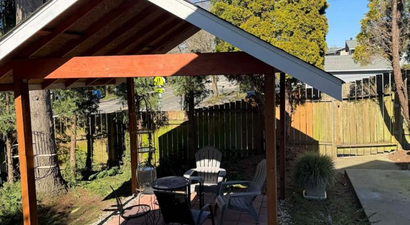 시애틀 (WA) Cozy 4BR House Perfect for Families in West Seattle 숙소 수영장