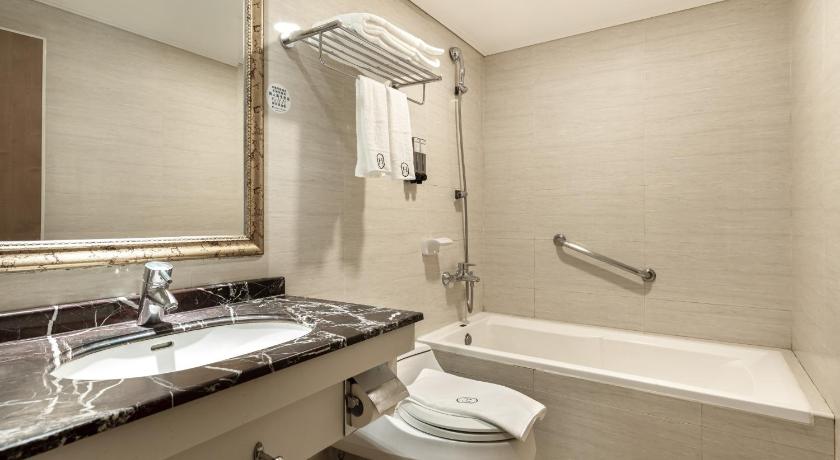 Image of Standard Double Room 2