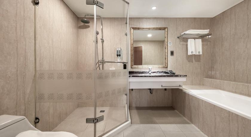 Image of Deluxe Room 2