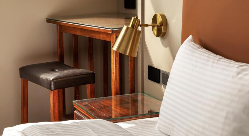 Image of Deluxe Room 6