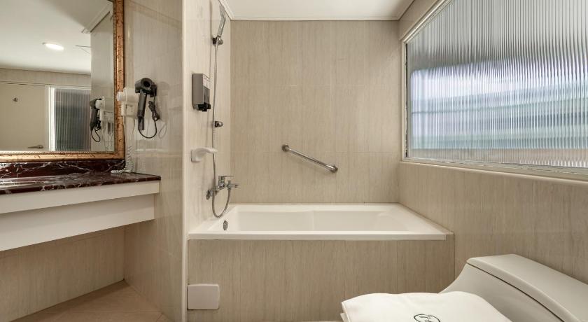 Image of Standard Quadruple Room 2