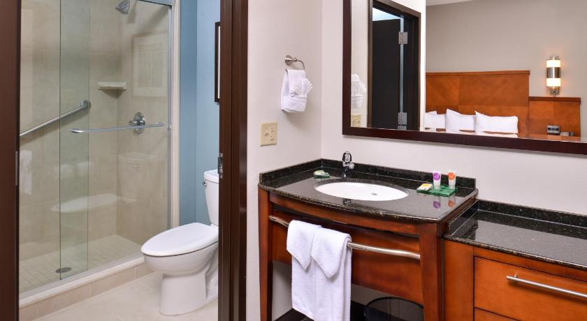 Hyatt Place Garden City Hotel New York Ny Deals Photos