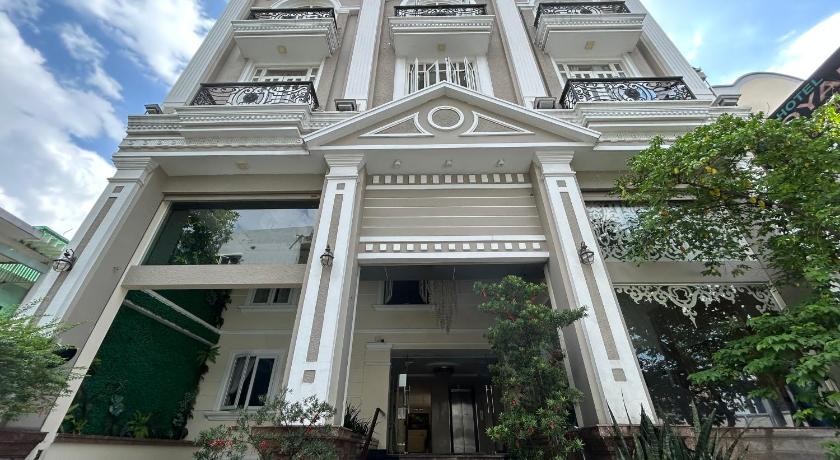 ROYAL HOTEL. – Ho Chi Minh City, LA