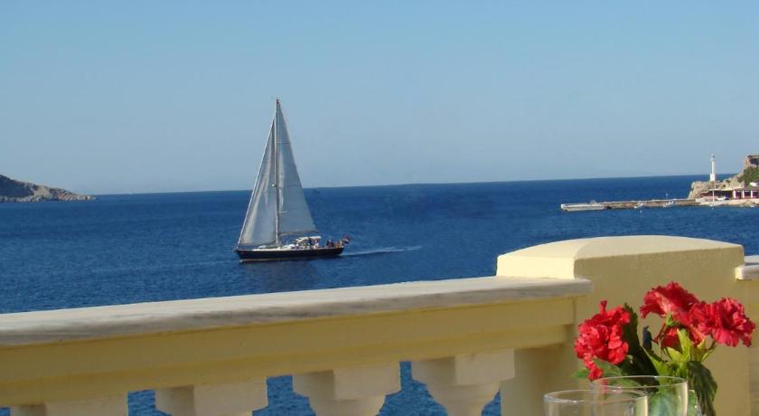 Tassos Apartments II — Hotel in Leros