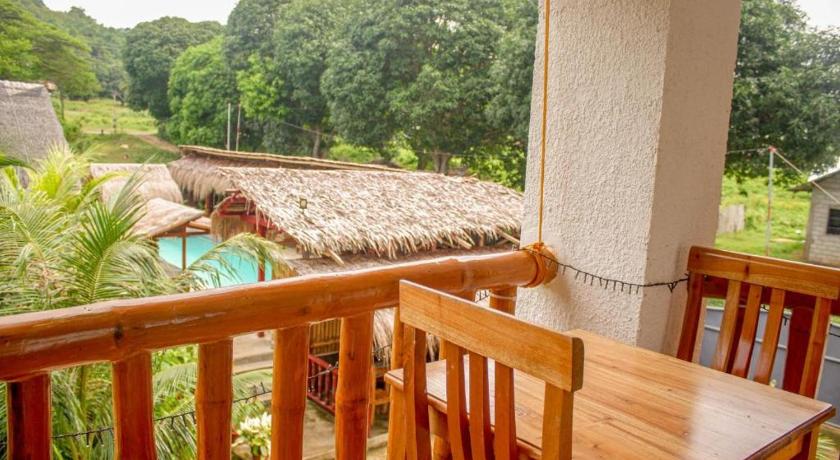 รูปของห้องเตียงใหญ่พร้อมระเบียง (Double Room with Balcony) 1