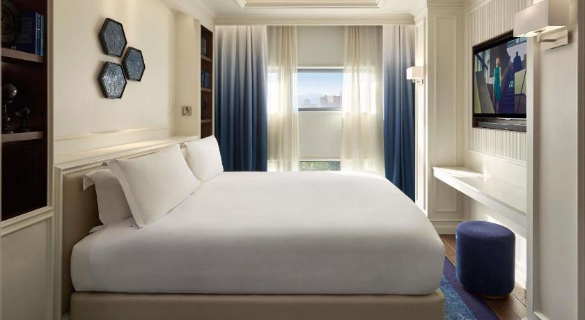 Prestige Suite with City View fotója 3