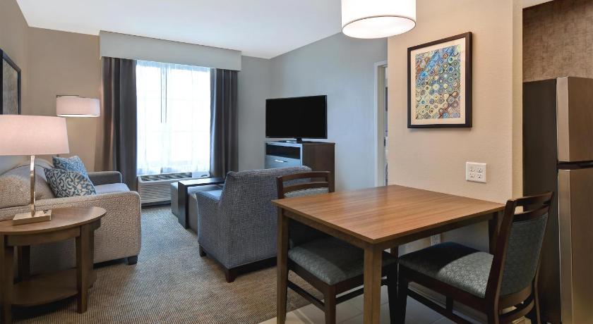 Image of 2 QUEEN BEDS 1 BEDROOM SUITE NONSMOKING 4