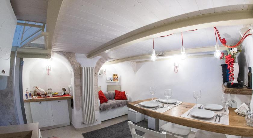 Image of Studio Apartment - Split Level 1