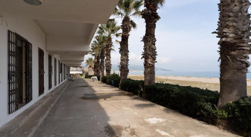 The Sea Under the House