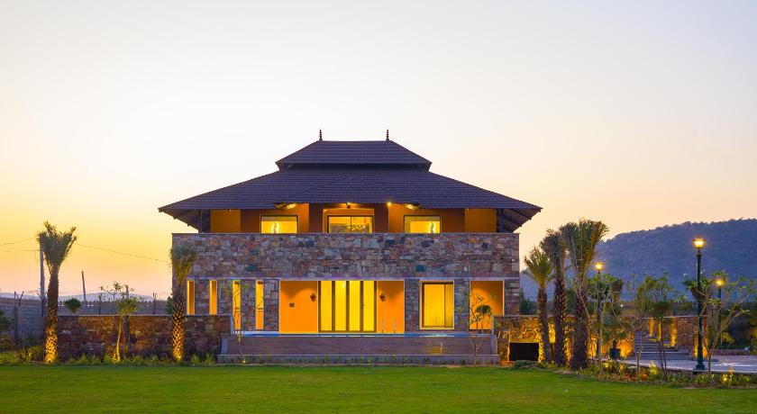 ELIVAAS The Kanota Retreat 4 BHK Villa With Pool