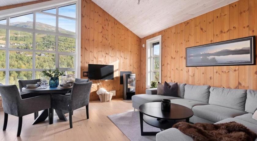 Stranda Fjellgrend, 2 bedrooms and loft 96B