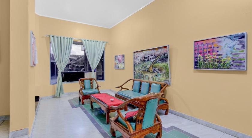 OYO 95136 Jec Plumbon Homestay Syariah - image 3