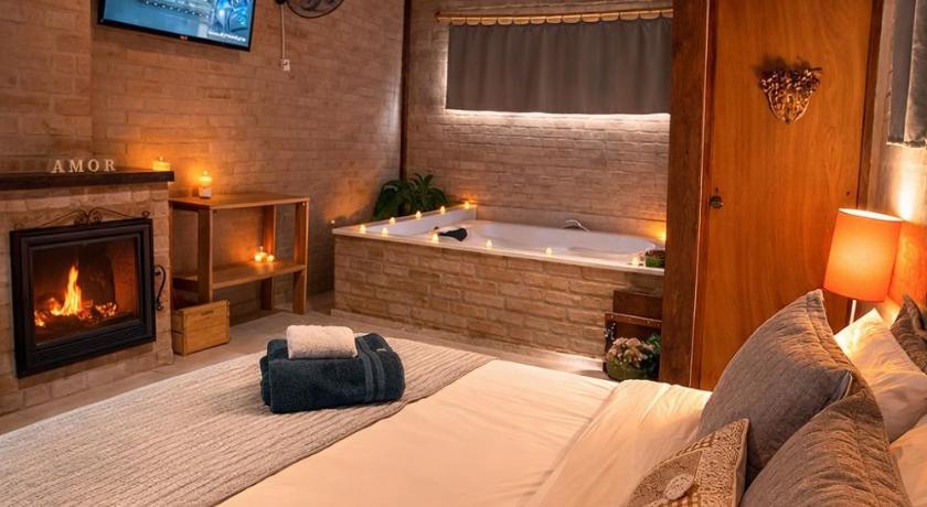 Chale Romantico com Hidromassagem e Cafe da Manha na Serra