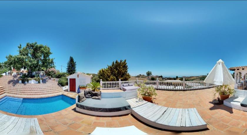 Suite in Finca Molino in Almayate with Pool, Sea Views, Family Touch & Dog Madness