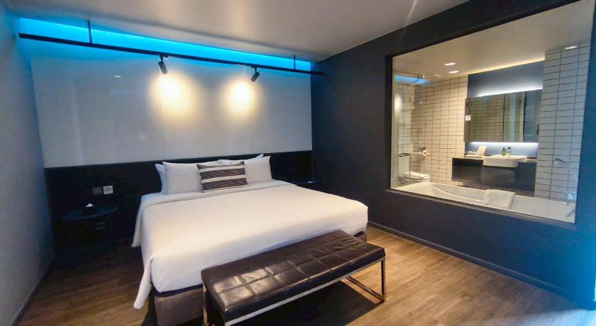รูปของห้องเตียงคิงไซส์พร้อมระเบียง (King Room with Balcony) 9