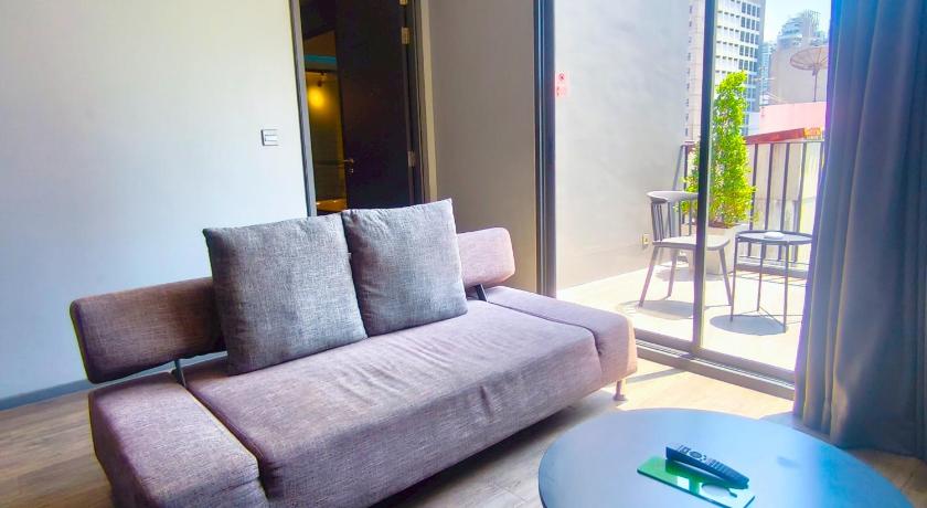 รูปของห้องเตียงคิงไซส์พร้อมระเบียง (King Room with Balcony) 5