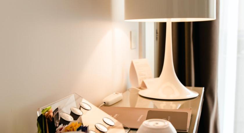Image of King Room with Spa Bath 10