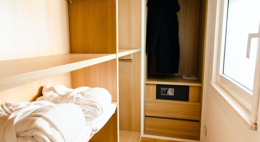 Image of Suite with Terrace 15