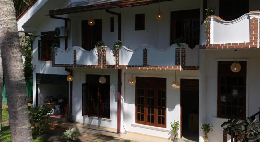 Coco Drift Hostel Hiriketiya - image 11