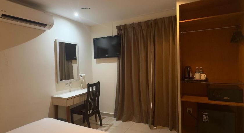 Image of My Quadruple Room 6