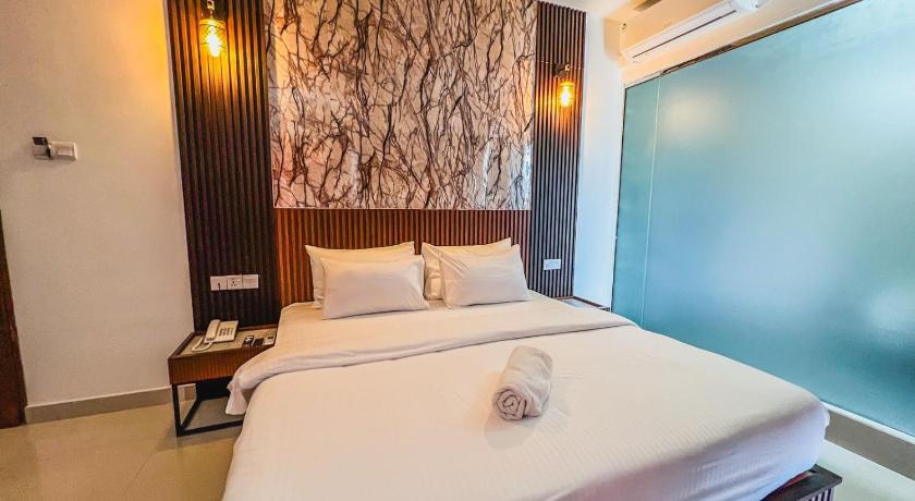 발코니와 리버뷰가 있는 디럭스룸 (Deluxe Room with Balcony and River View) 이미지 0