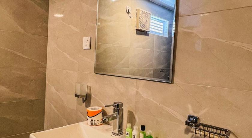 Deluxe Family Room with Balcony - River View (Deluxe Family Room with Balcony - River View) 이미지 8