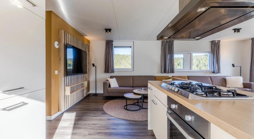 Image of Eight-Bedroom Chalet 3