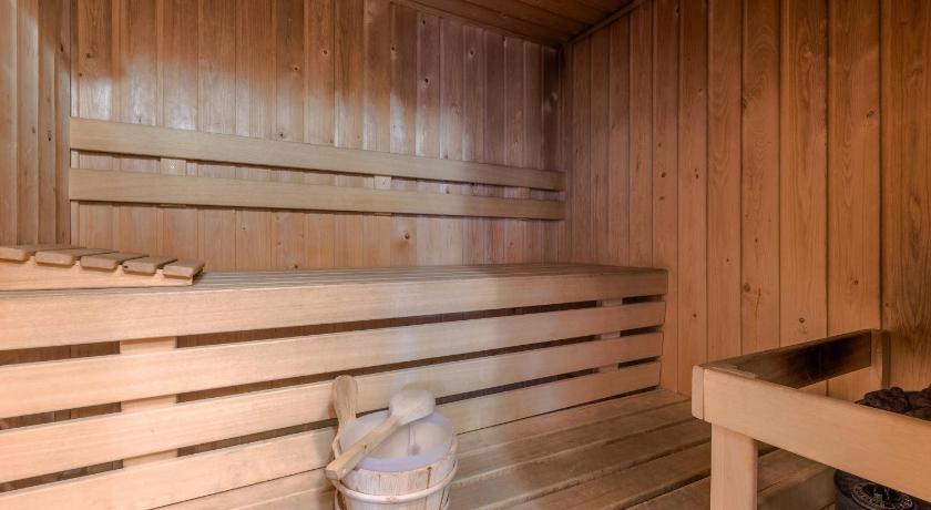 Image of Eight-Bedroom Chalet 13